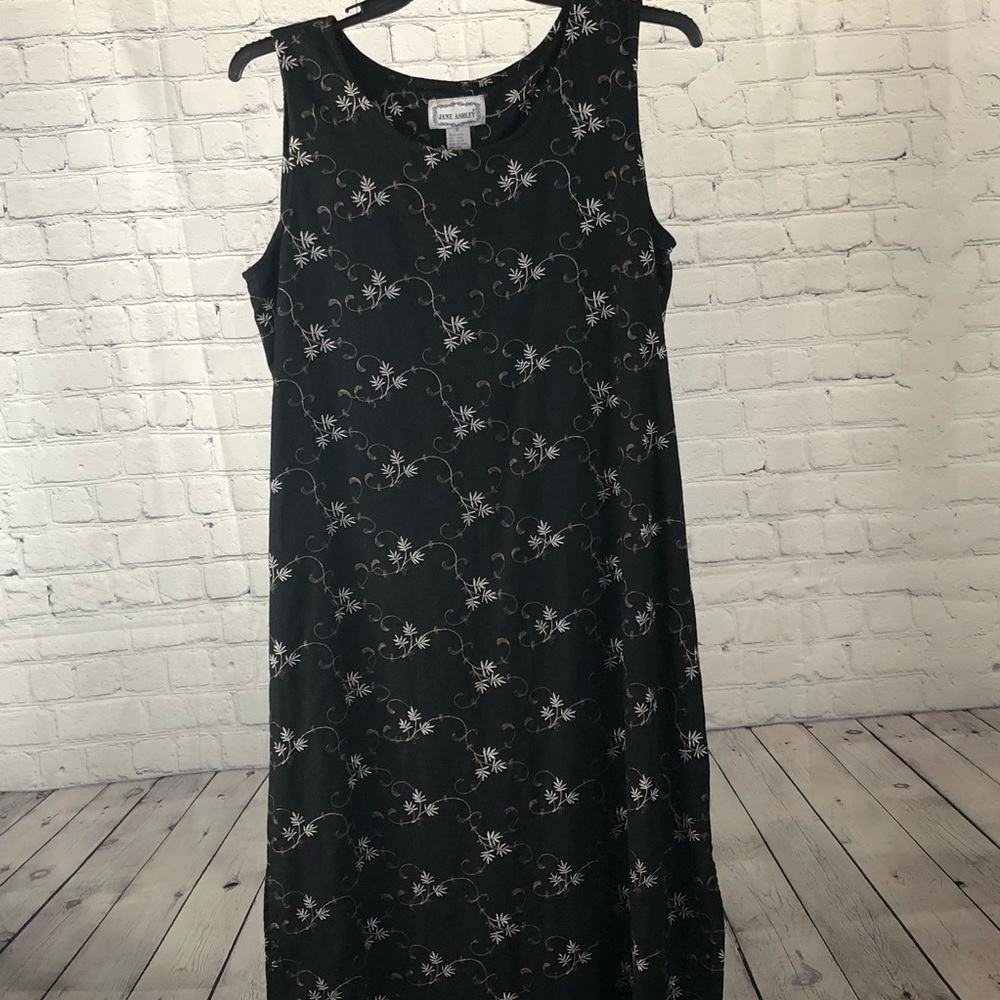 Jane Ashley Black and White Patterned Maxi Dress